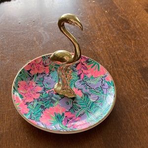 Lilly Pulitzer jewelry dish  beautiful. Never used.  Tags still on it.